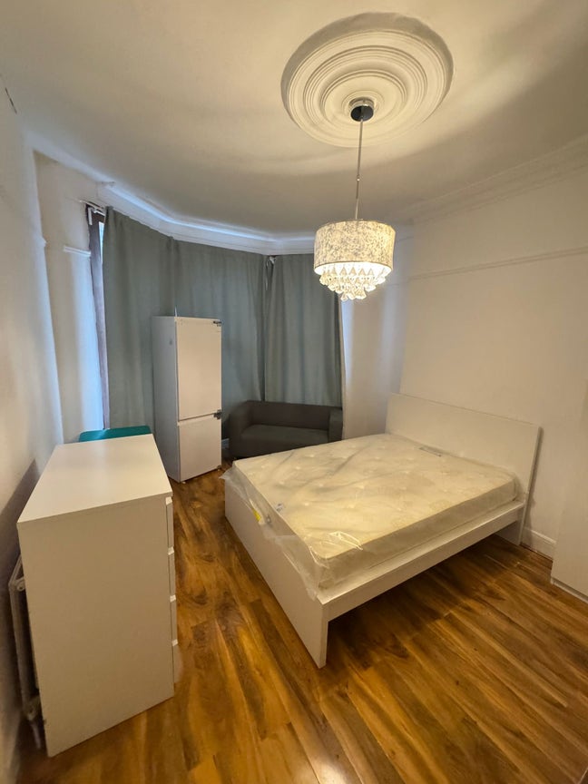 Spacious Rooms Lovely House With Garden Bills incl Main Photo