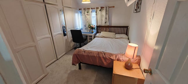 Spacious Double room to rent in west Drayton, UB7 Main Photo