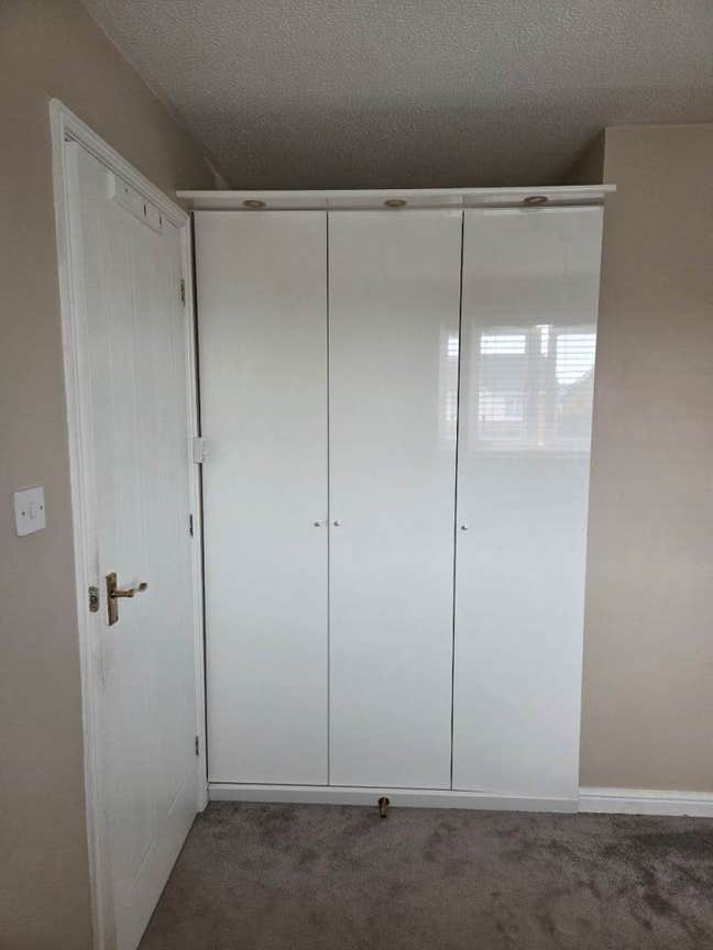 Double Room with private bathroom in RM13 8SE Main Photo