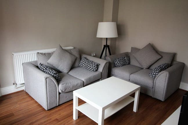 Affordable Room Available in LS4 Burley!! Main Photo