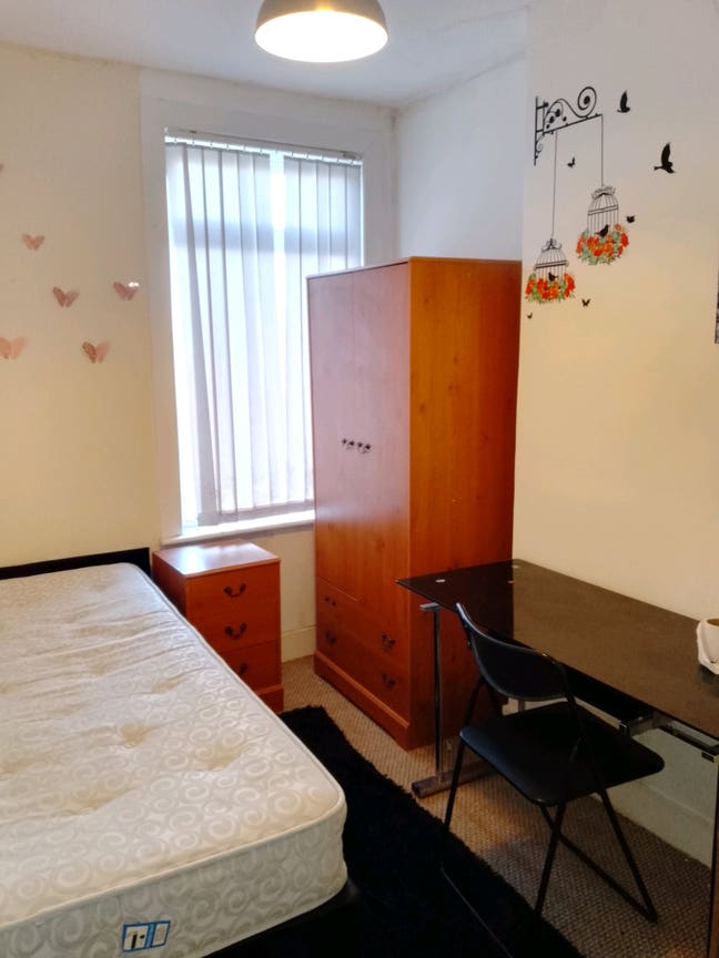 Single Room Main Photo