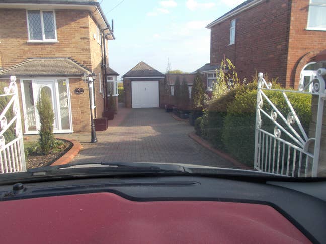 Room with Own Lounge and Bathroom Main Photo