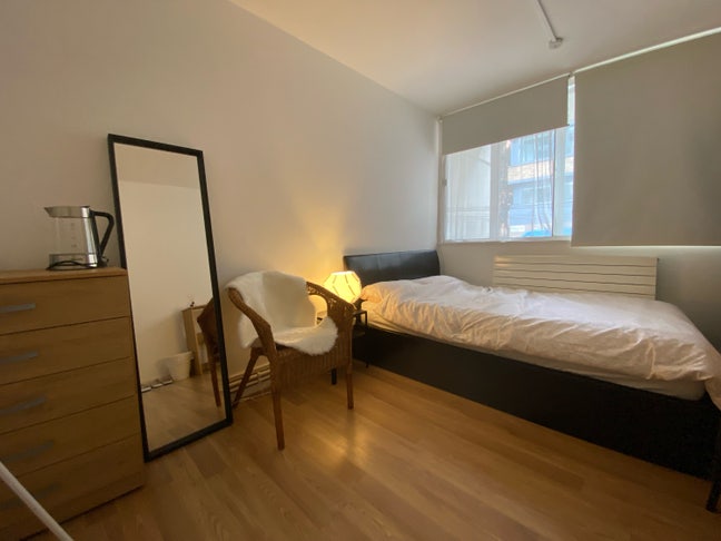 17-27Dec short term Db room in Bloomsbury  Main Photo