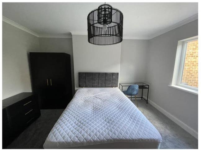 Modern Double Room near Heathrow Airport Main Photo