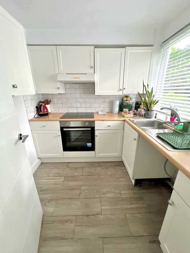 Stunning One Bedroom Flat in the Heart of Wanstead Main Photo