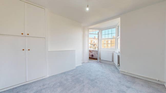 Newly refurb'd 2 Bedroom Flat, Shepherds Bush W12 Main Photo