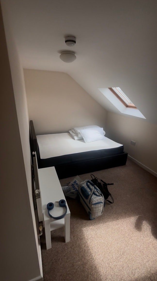 Double Room Available Now Main Photo