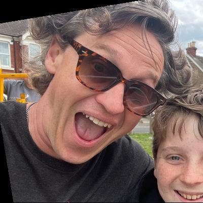 Heya. Looking for short/medium term stays aro... Main Photo