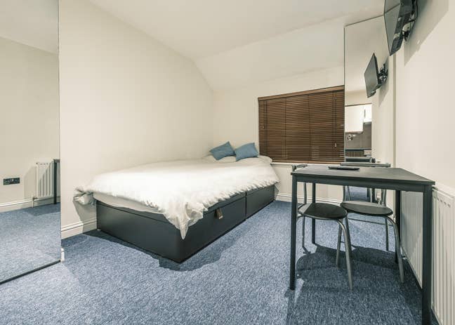 High Spec Studio Apartment in East Acton Main Photo