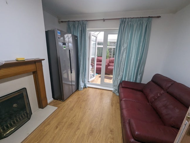 Double room available near New Cross Hospital Main Photo