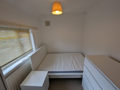 Double room available near New Cross Hospital Main Photo