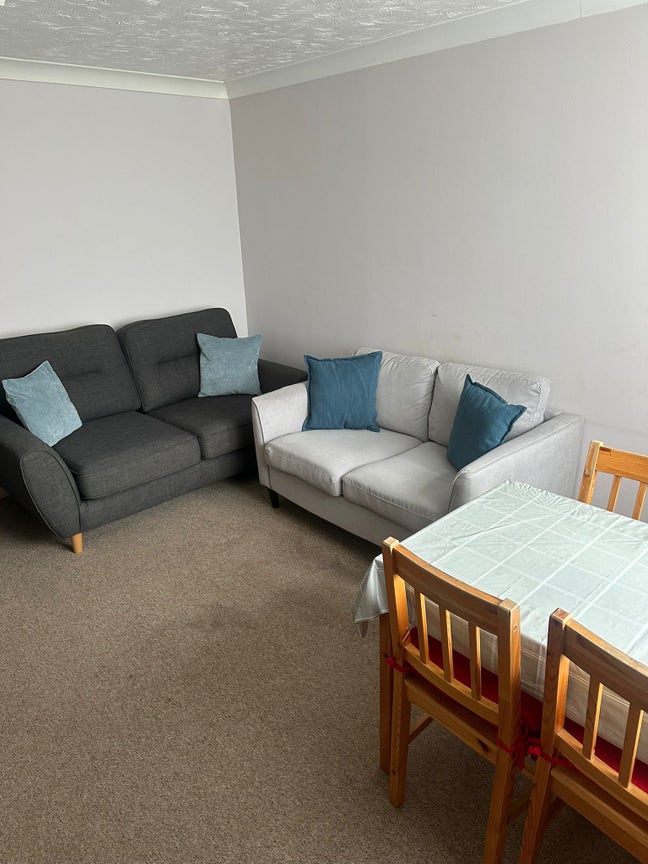 Large Double Room Royston  Main Photo