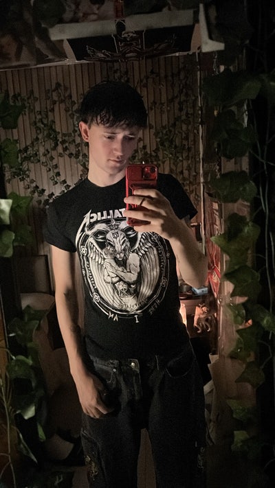 I am a male aged 20. I am looking for a doubl... Main Photo