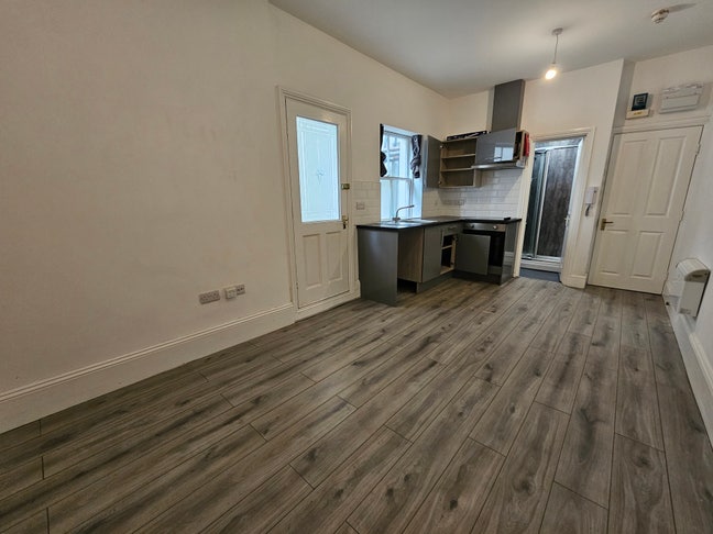 2/47-49 Holland Road ***Half Rent for December*** Main Photo