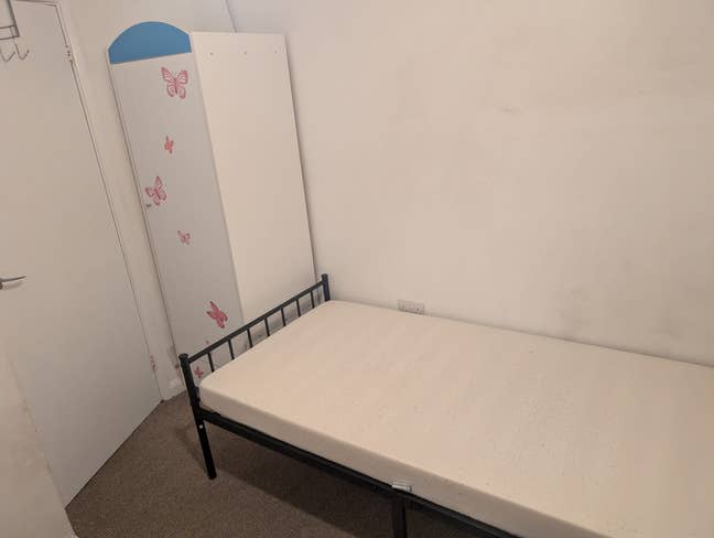 Affordable Single Room Furnished Bills Included Main Photo