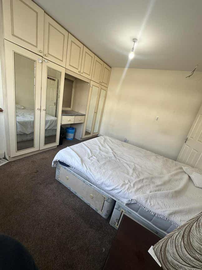 Double room 5 minutes walk to Queensbury station  Main Photo