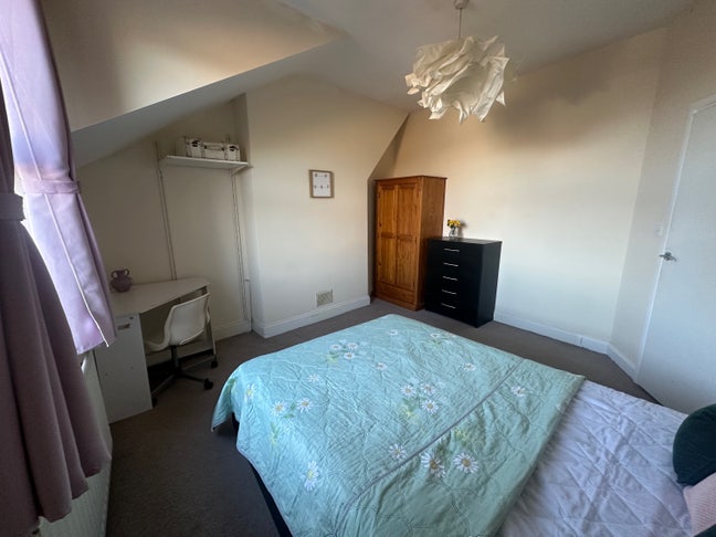 Big double rooms available near the station Main Photo