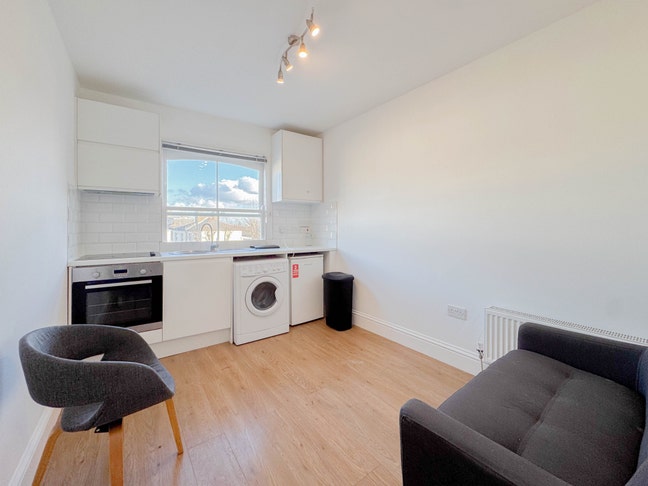A beautiful 1 bedroom flat in Hornsey Road, N19 Main Photo