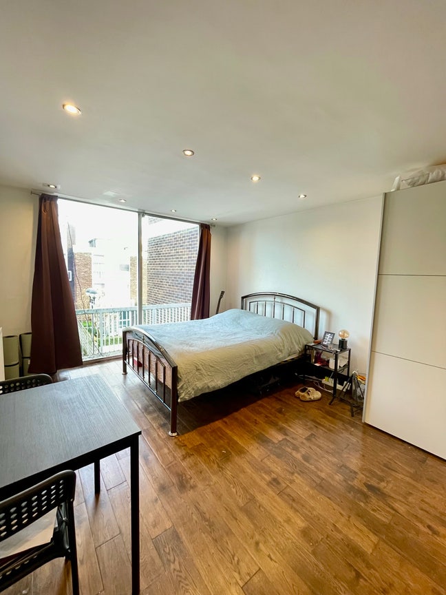 Cozy En-Suite Double Bed Room in Swiss Cottage Main Photo