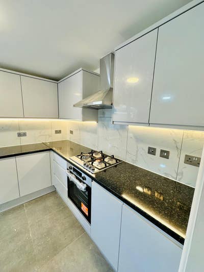 Newly Refurbished 4 bed House with Garden!!! Main Photo