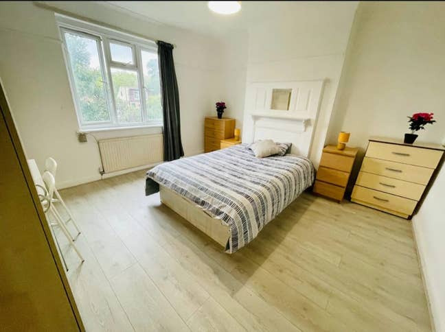 Spacious double room in Kensal Green Main Photo