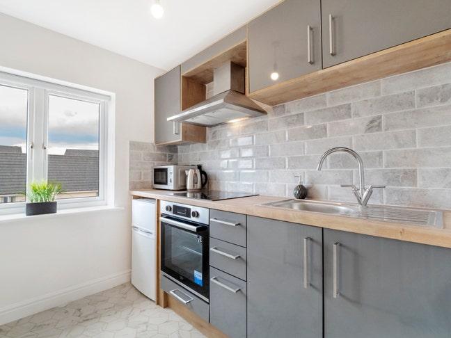 The Beautiful Hampton Studio PE7 Main Photo