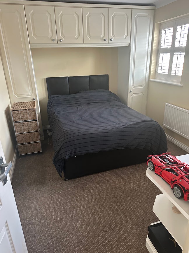 Double Room with ensuite shower Main Photo