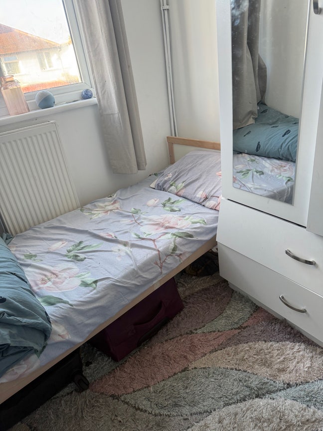 Single room for a single person Main Photo