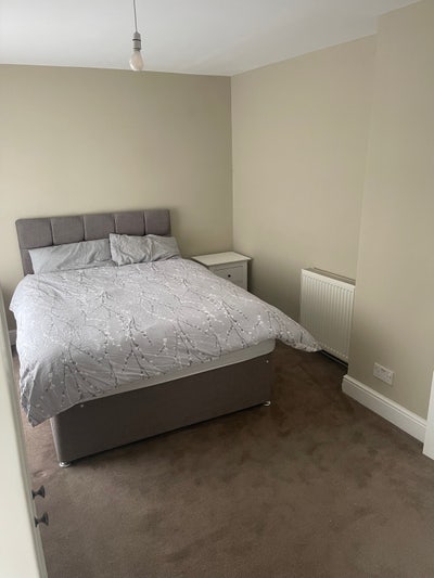 Large double en suite room Main Photo