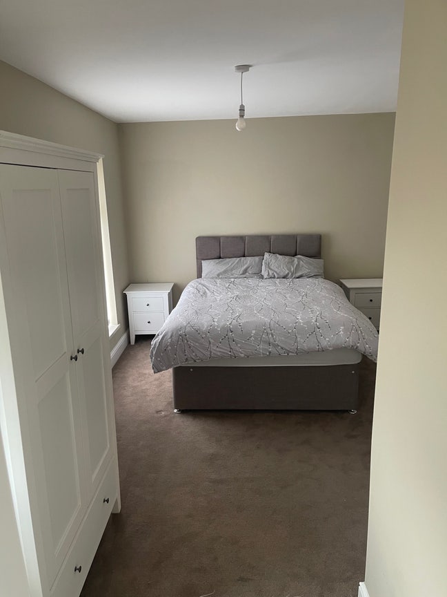 Large double en suite room Main Photo