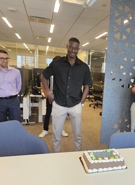 28 yo banking professional looking for 2 or 3BR Main Photo