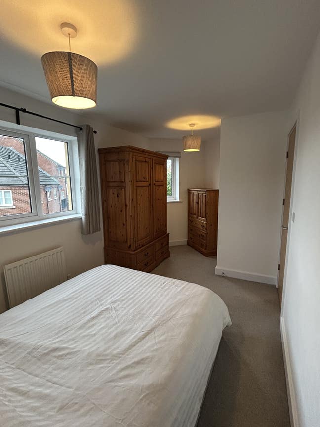 Furnished double room in spacious modern property Main Photo