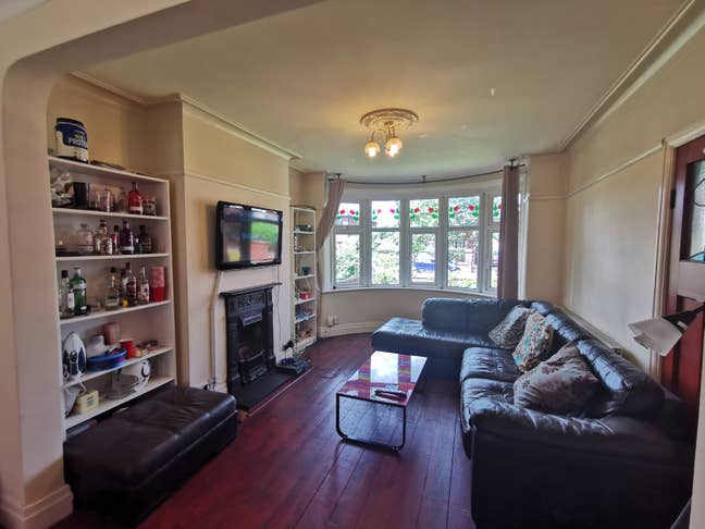 All Male West Didsbury Bid Bay Room Main Photo