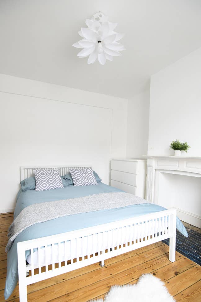 Double Room Would Suit Quiet and Tidy Person  Main Photo