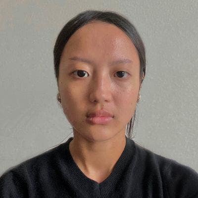 22 year old Female seeks a single or double room Main Photo