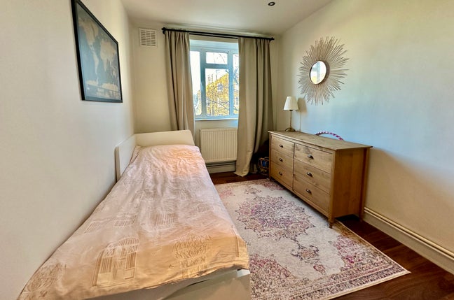 Bright and Quiet Double Room in South Hampstead Main Photo