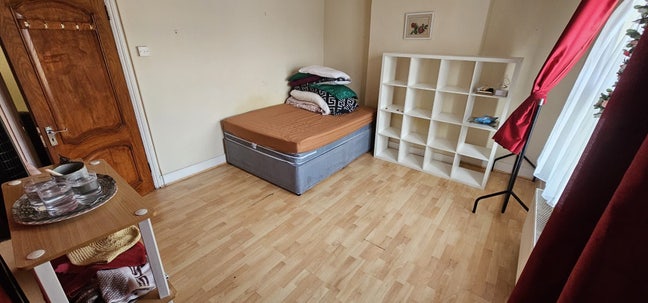Double room to rent  Main Photo