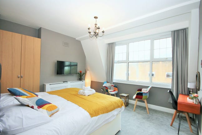 Lovely Room in the Heart of Bricklane E1  Main Photo