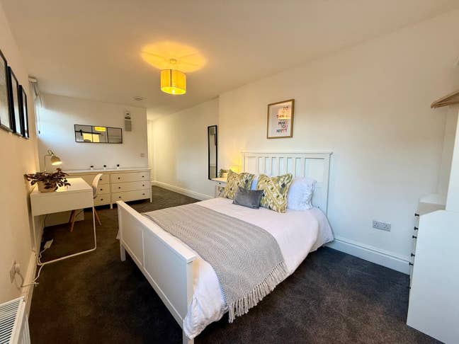 Spacious ensuite rooms in Bedford town centre! Main Photo