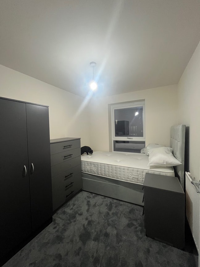 Single Room Available -15mins walk from citycentre Main Photo