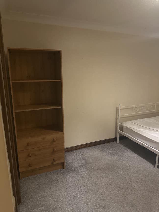 Room Available In Glasgow G51  Main Photo