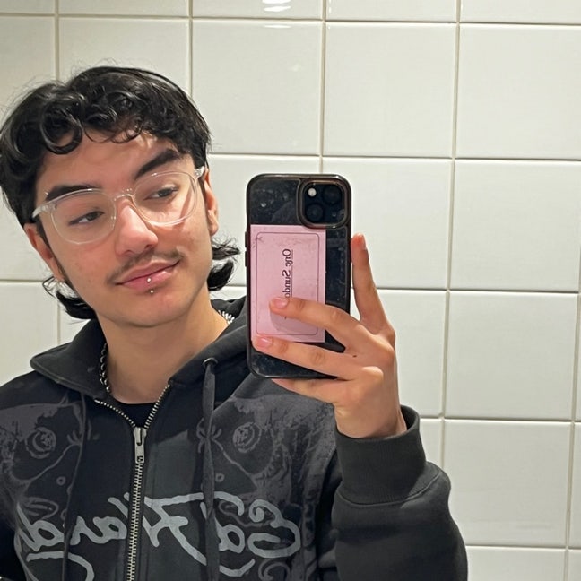 Easy-going, tidy professional looking for a room  Main Photo