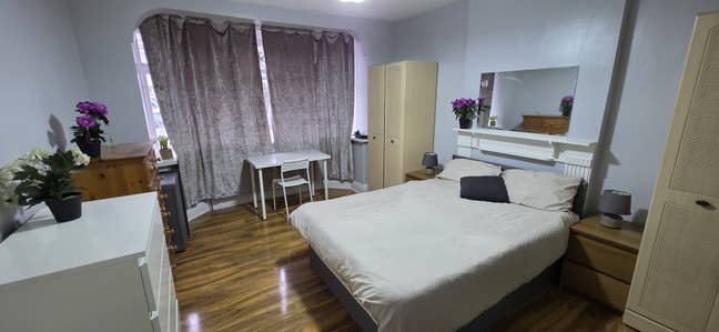 Beautiful double room in North Acton Main Photo