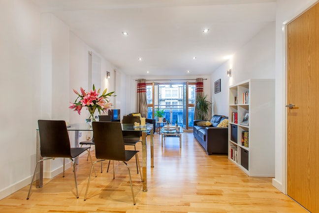 One Bed Flat Spitalfields E1 Main Photo