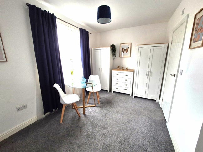 Double room to let  Main Photo