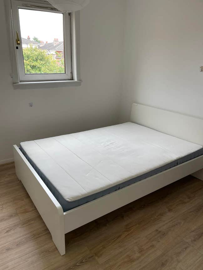 Bright Furnished Room in Dennistoun Main Photo