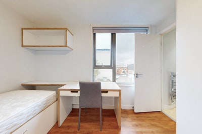 En-Suite Student Room Overlooking QMUL Main Photo