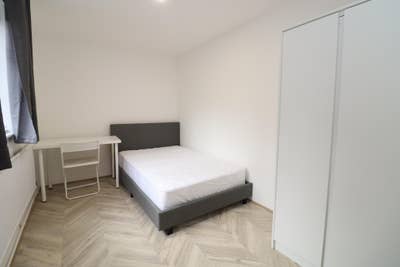 Stunning House with Garden 2 Minutes from Tube!  Main Photo
