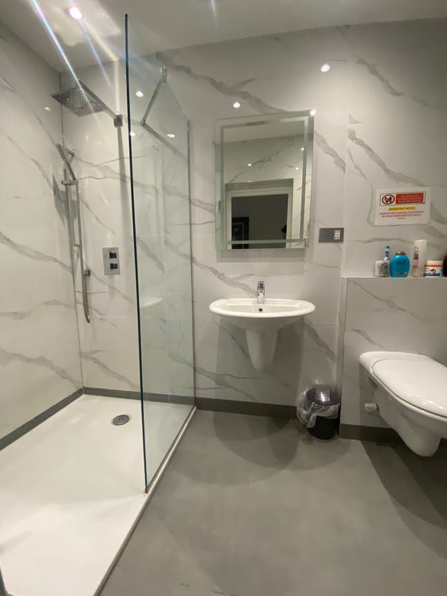 Bright Room in Elegant Marylebone Apartment Main Photo