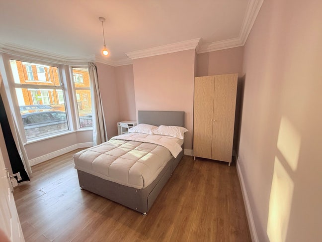 Fully Furnished Rooms for Rent-Near Rugby Station Main Photo